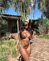 Monica 